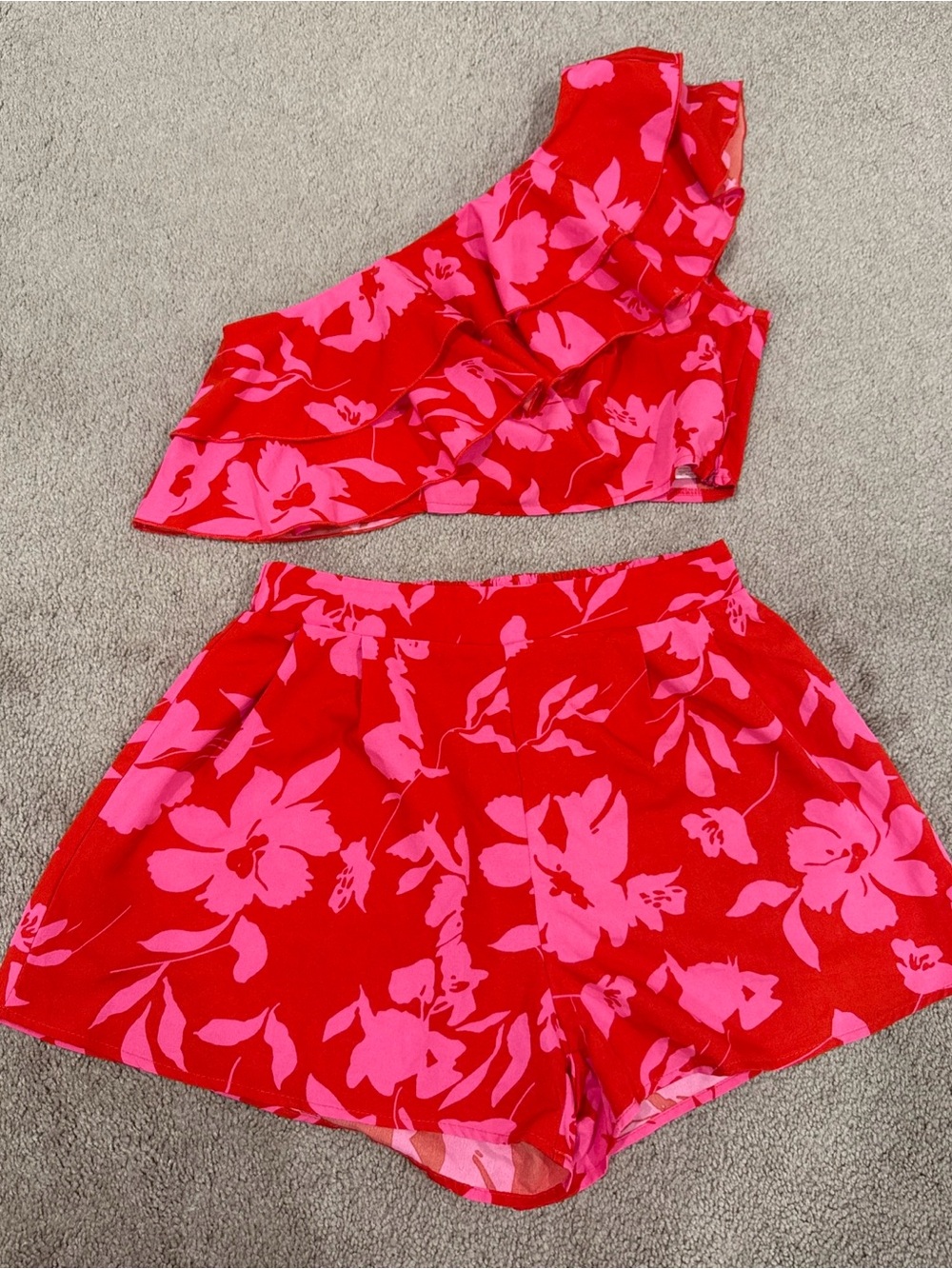 SHEIN Red & Pink Floral One-Shoulder High Waist Shorts Set Hawaii Vacation Style